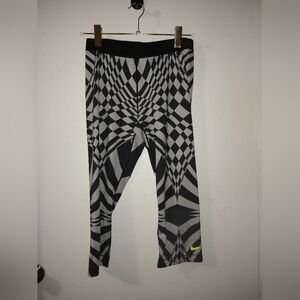 Nike Women's Optical Illusion Leggings - Black and White